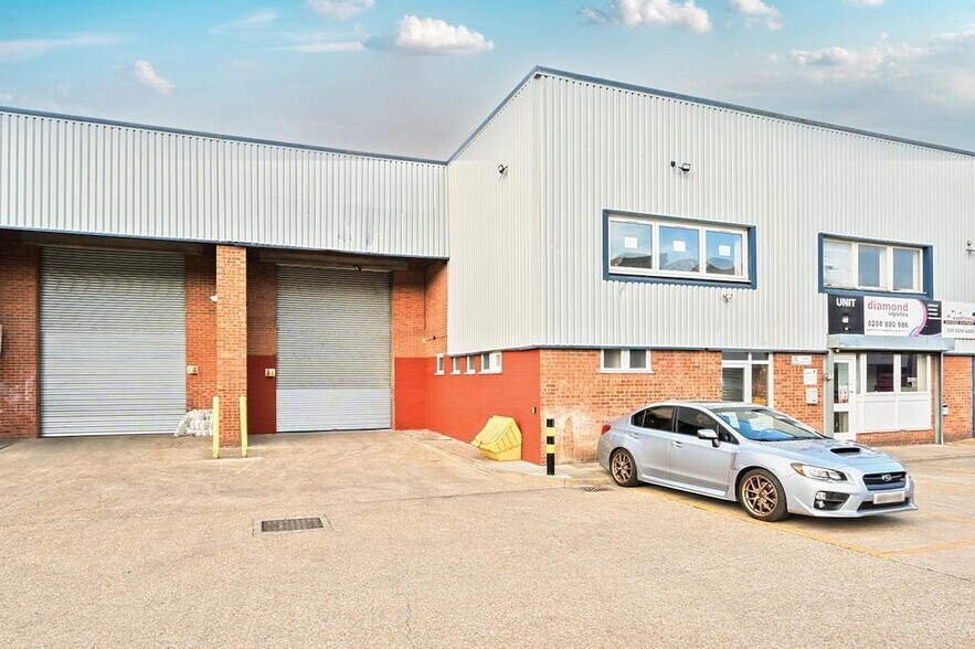 Unit 8 Barratt Way Way, Harrow à louer - Photo du bâtiment - Image 1 de 15