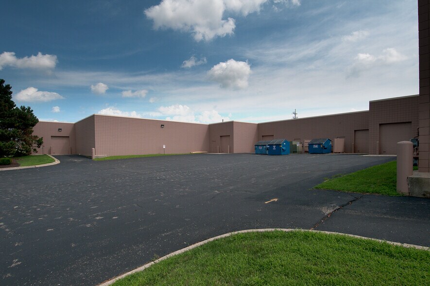 4635 44th St SE, Grand Rapids, MI à louer - Photo du bâtiment - Image 3 de 5