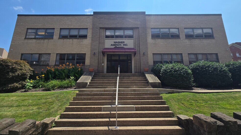 5020 Centre Ave, Pittsburgh, PA à louer - Photo du bâtiment - Image 1 de 23