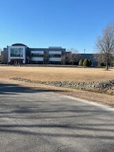 104 Commercial Ave, Mount Olive, NC for lease Building Photo- Image 1 of 9