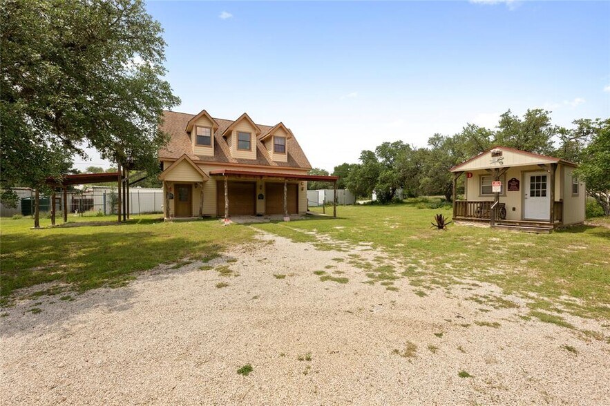 704 FM 2325, Wimberley, TX à vendre - Photo du bâtiment - Image 2 de 14