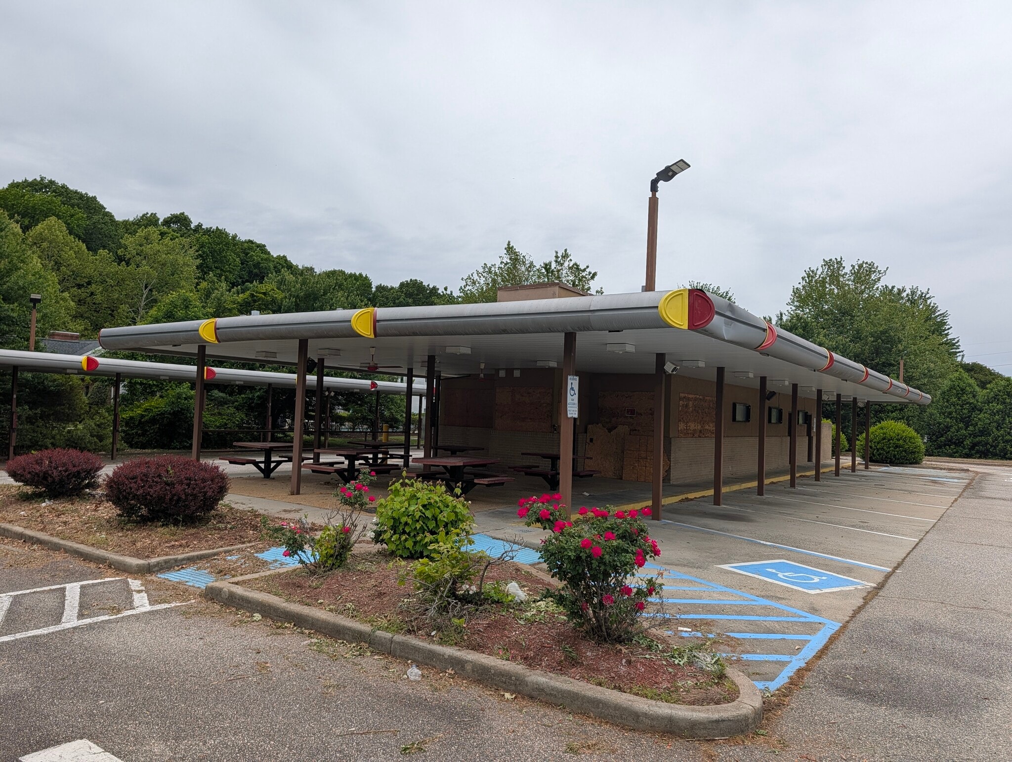 200 Floyd Thompson Blvd, Hampton, VA for lease Primary Photo- Image 1 of 26