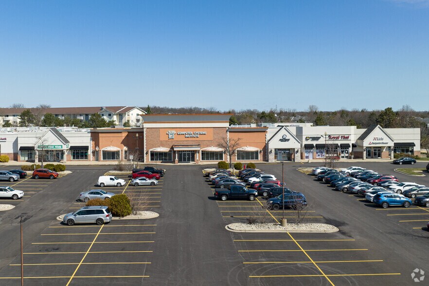 5320-5340 Grand Ave, Gurnee, IL à louer - Photo du bâtiment - Image 3 de 32