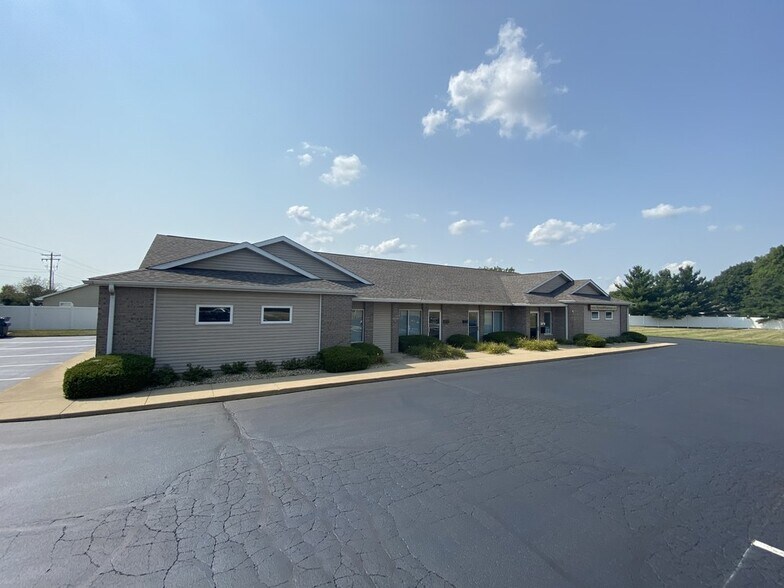 1110 Arbor Dr, Decatur, IL à louer - Photo du bâtiment - Image 2 de 2