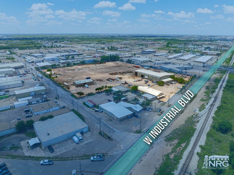 3209 W Industrial Ave, Midland, TX for lease - Building Photo - Image 2 of 9