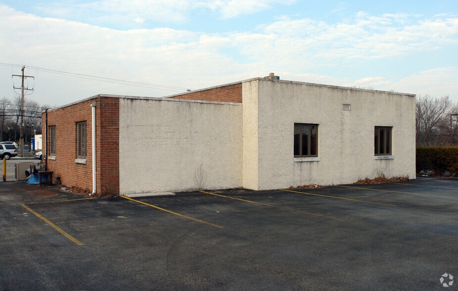 11 W Skippack Pike, Ambler, PA à louer - Photo du bâtiment - Image 2 de 3