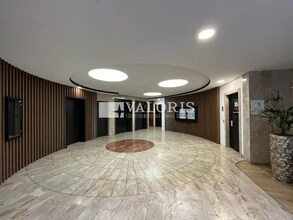 Office in Lyon for lease Interior Photo- Image 2 of 12