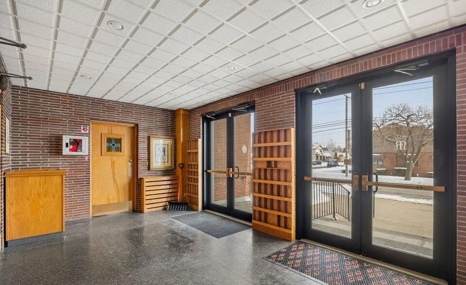 2499 Independence Ave, Niagara Falls, NY for sale - Interior Photo - Image 3 of 10