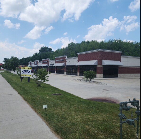 23357 Hall Rd, Macomb, MI à louer - Photo du bâtiment - Image 3 de 10