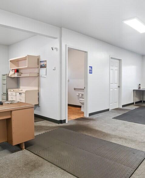 8625 Cuyamaca St, Santee, CA à louer - Photo du bâtiment - Image 3 de 11