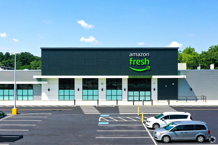 325-359 Broadway, Saugus, MA à louer - Photo du bâtiment - Image 2 de 4