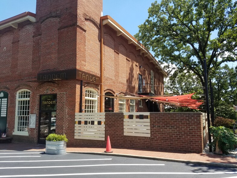 200 N Greensboro St, Carrboro, NC for lease - Building Photo - Image 2 of 22