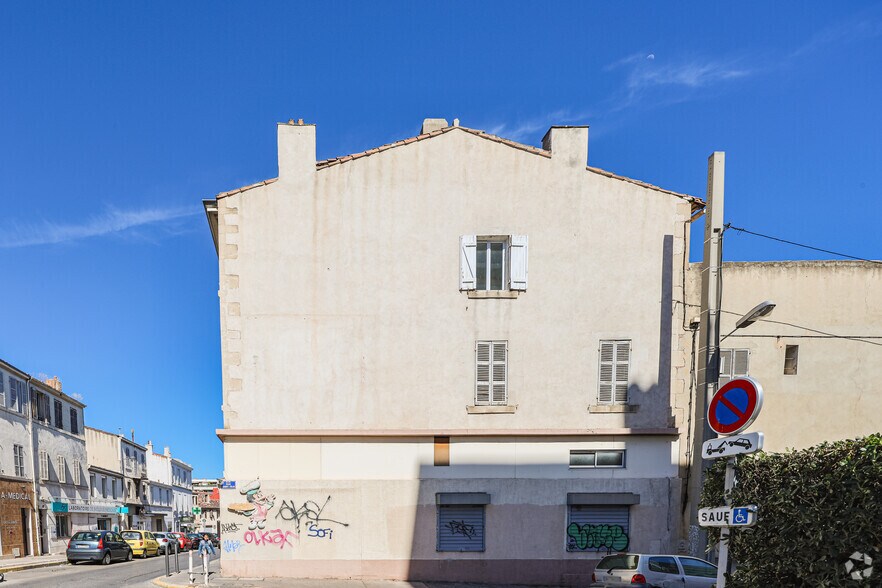 Immeuble residentiel dans Marseille à vendre - Photo du bâtiment - Image 2 de 2