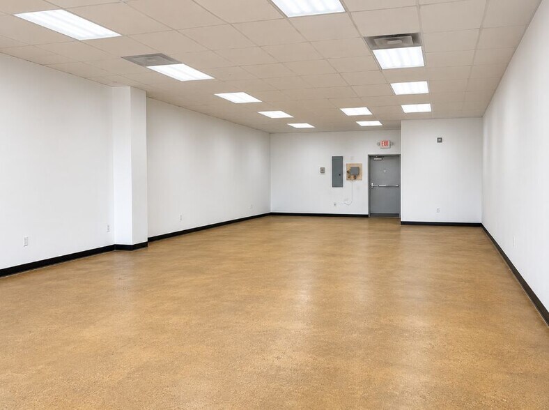 25 N Brindlee Mountain Pky, Arab, AL for lease - Interior Photo - Image 3 of 5