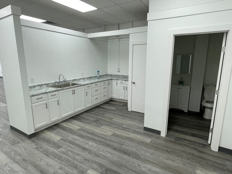406 Palo Pinto St, Weatherford, TX à louer - Photo du bâtiment - Image 3 de 3