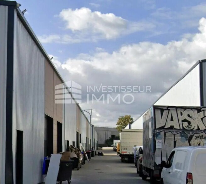 Flex in Stains for lease - Building Photo - Image 3 of 4