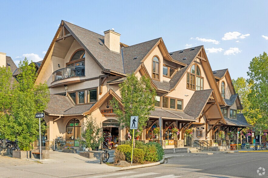 1001 6 Ave, Canmore, AB à vendre - Photo du bâtiment - Image 1 de 30