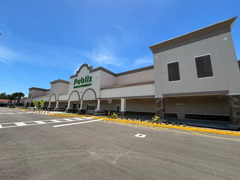 6900 Daniels Pky, Fort Myers, FL for lease - Building Photo - Image 2 of 7