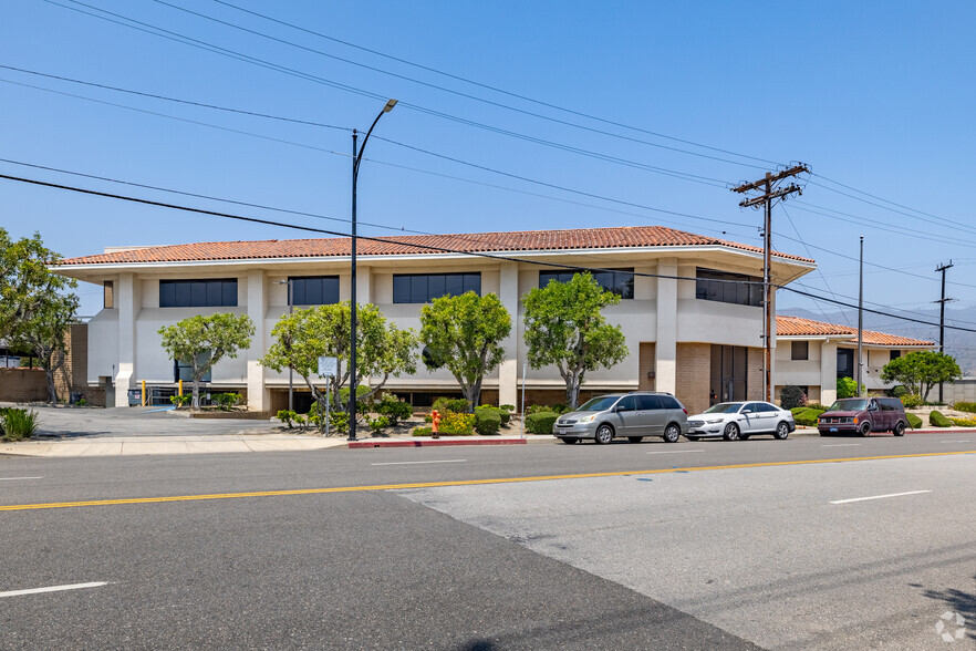 2711-2717 Winona Ave, Burbank, CA for lease - Building Photo - Image 2 of 30