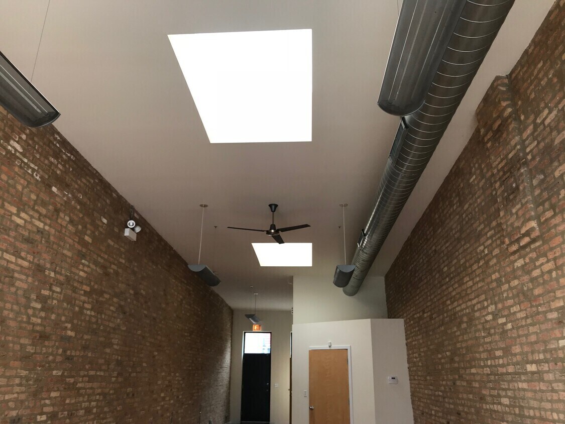 4138 N Kedzie Ave, Chicago, IL à louer Photo intérieure- Image 1 de 5