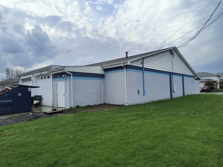 1386 Lovejoy St, Sloan, NY à louer - Photo du bâtiment - Image 3 de 16