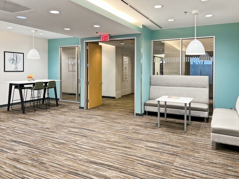 7500 College Blvd, Overland Park, KS à louer - Photo du bâtiment - Image 3 de 12