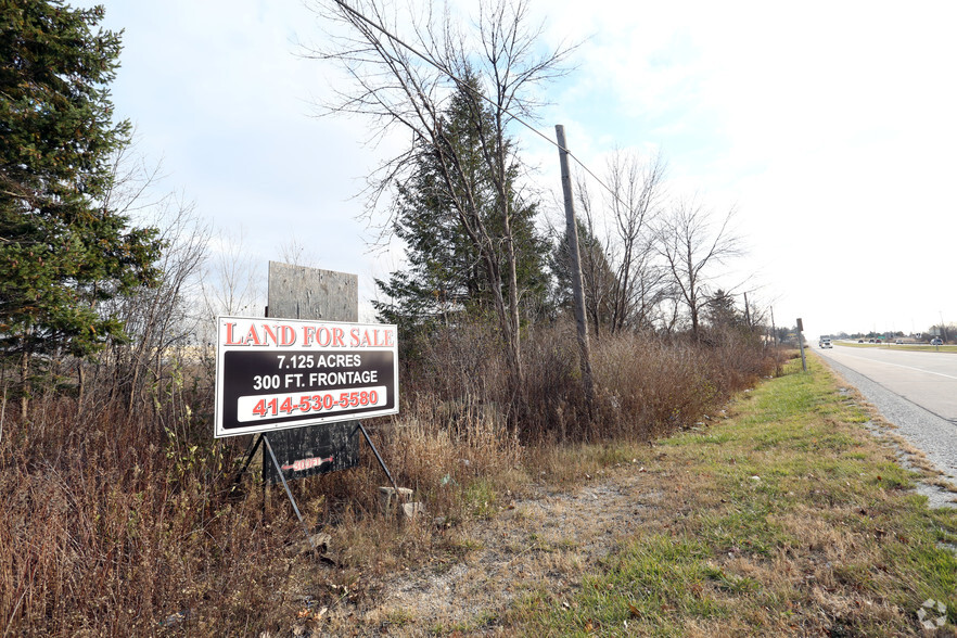 9926 S 27th, Oak Creek, WI for sale - Building Photo - Image 1 of 6