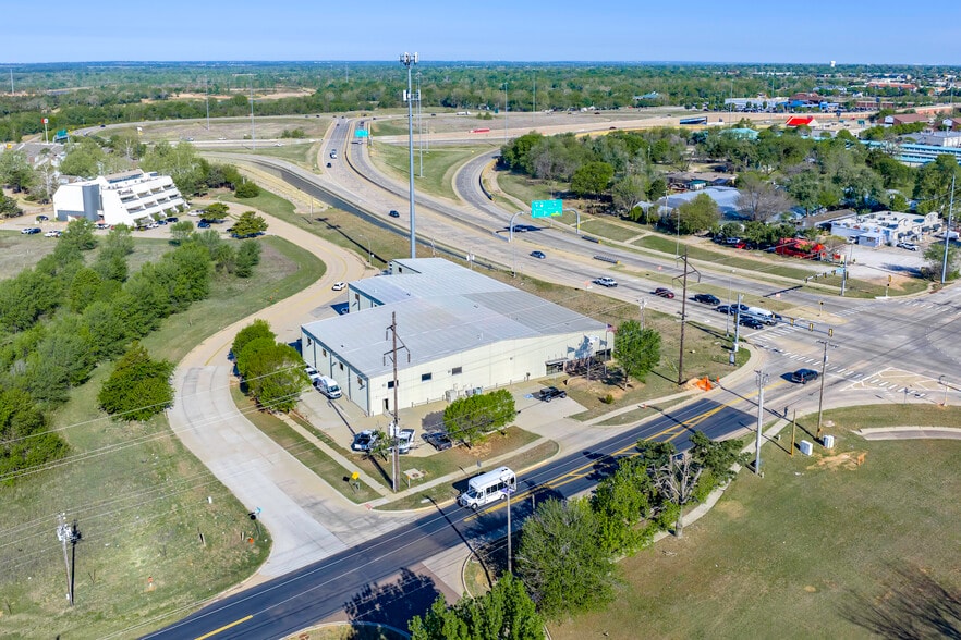 2451 Van Buren St, Norman, OK for lease - Building Photo - Image 3 of 22