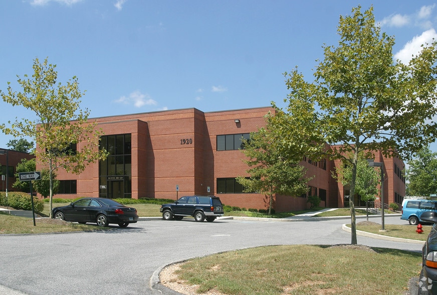 1922 Greenspring Dr, Timonium, MD for lease - Building Photo - Image 2 of 8