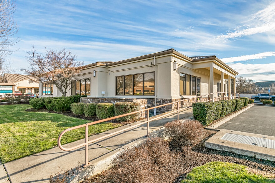 3144 State St, Medford, OR à louer - Photo du bâtiment - Image 2 de 58