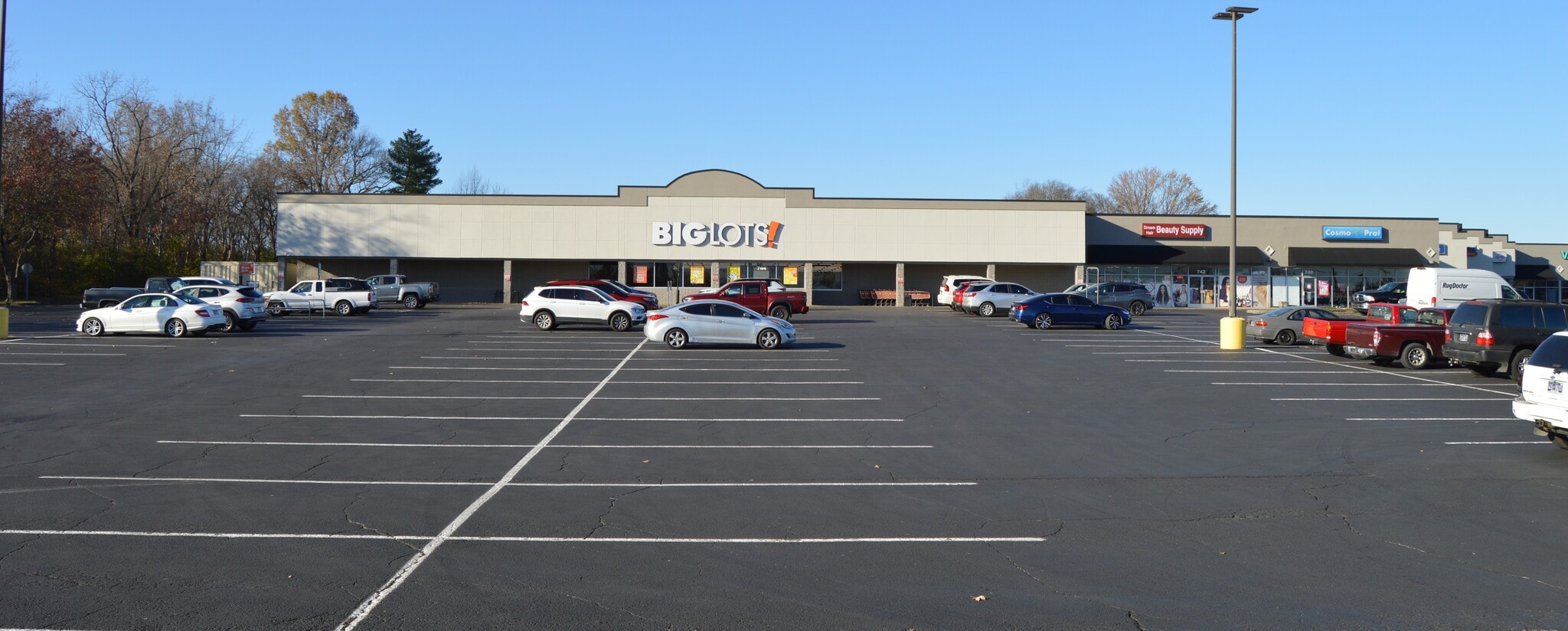 370 Sumner Hall Dr, Gallatin, TN for lease Primary Photo- Image 1 of 13