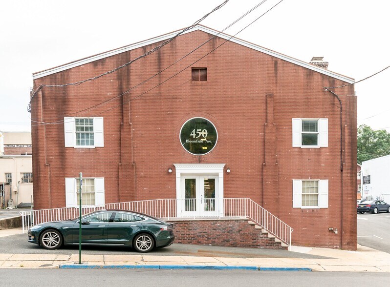 450 Bloomfield Ave, Verona, NJ à louer - Photo du bâtiment - Image 2 de 8