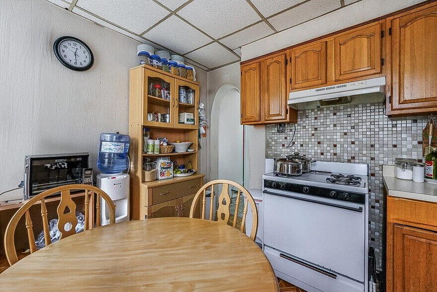 113 34th St, Union City, NJ à vendre - Photo du bâtiment - Image 3 de 17