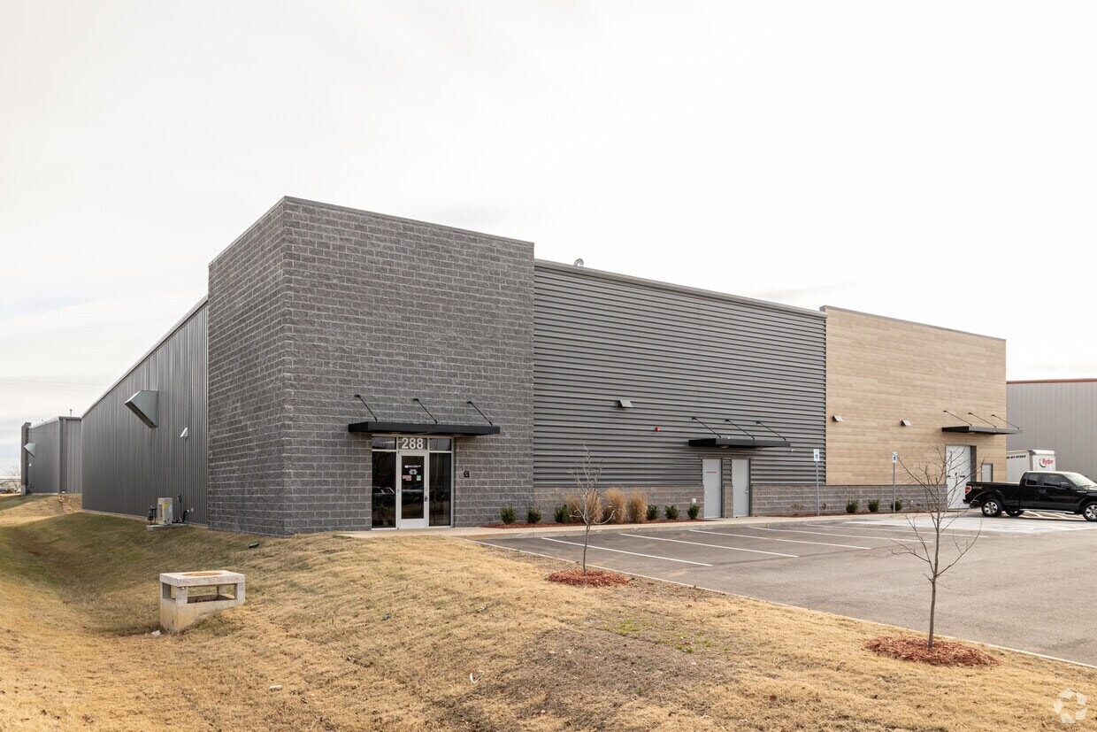 234 Agnes dr, Springdale, AR for lease Primary Photo- Image 1 of 3