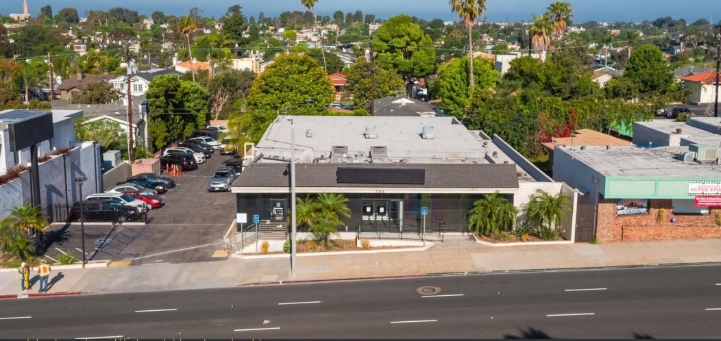 2301 N Sepulveda Blvd, Manhattan Beach, CA for lease Primary Photo- Image 1 of 20
