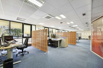 7 Rue Auguste Gervais, Issy-les-Moulineaux for lease Interior Photo- Image 1 of 5