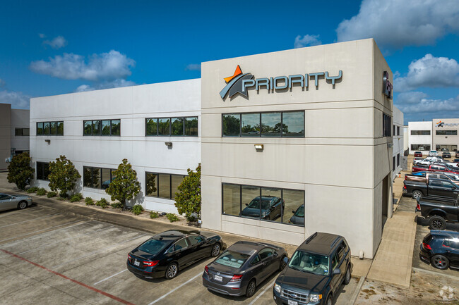 More details for 5655 W Sam Houston Pky N, Houston, TX - Multiple Space Uses for Lease