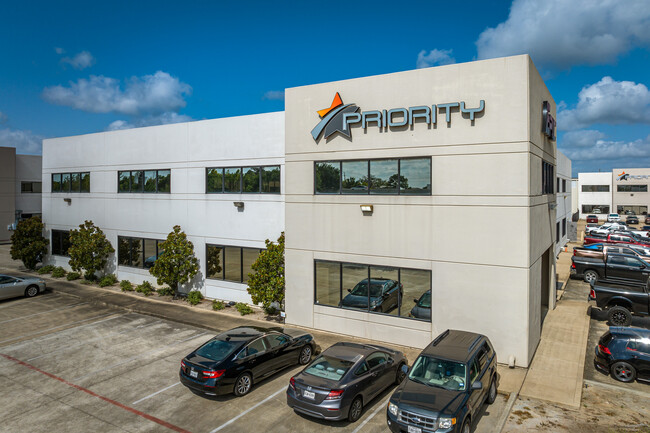 More details for 5655 W Sam Houston Pky N, Houston, TX - Multiple Space Uses for Lease