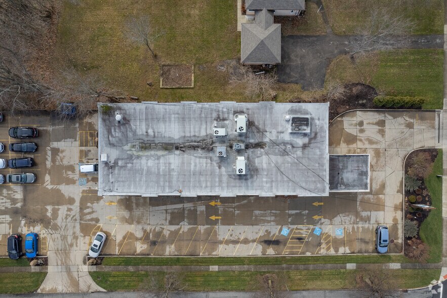 7003 Pearl Rd, Middleburg Heights, OH à louer - Aérien - Image 2 de 6