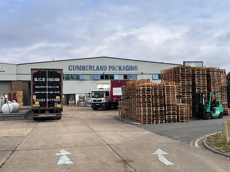 Campfield Rd, Southend On Sea for lease - Building Photo - Image 2 of 7