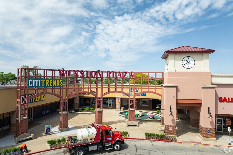 950 Winston Plz, Melrose Park, IL à louer - Photo principale - Image 1 de 9