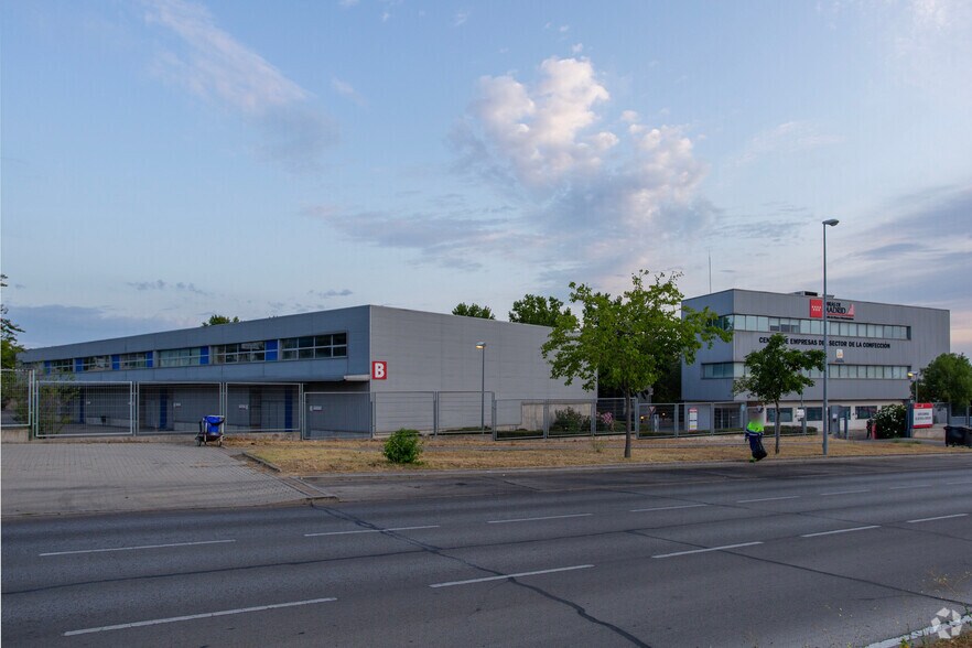 Avenida de la Cantueña, 2, Fuenlabrada, Madrid for lease - Primary Photo - Image 1 of 2