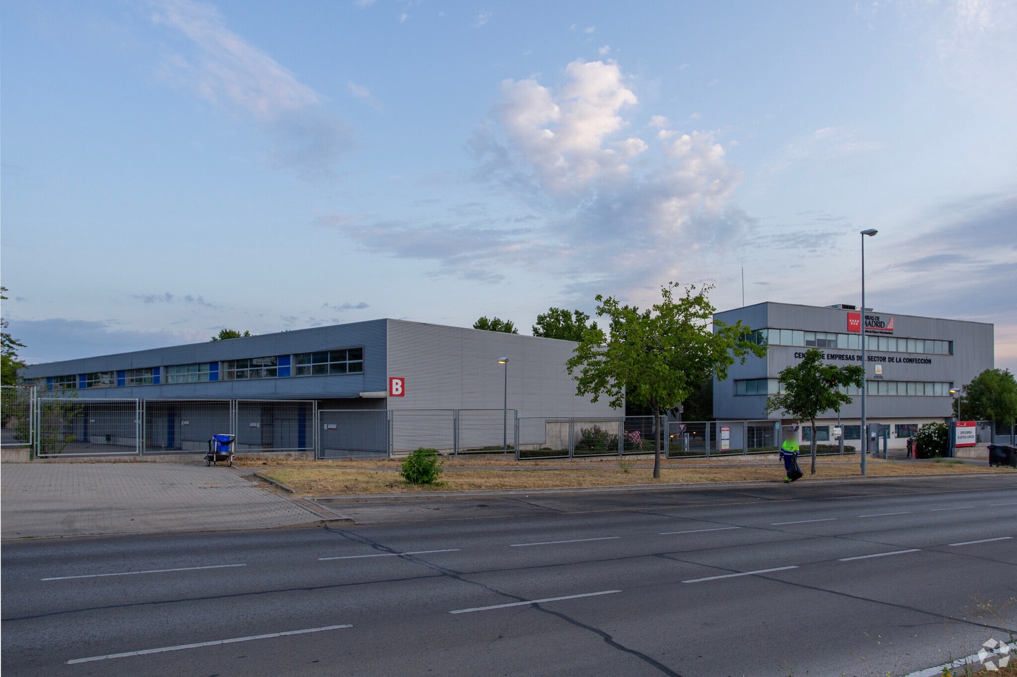 Avenida de la Cantueña, 2, Fuenlabrada, Madrid for lease Primary Photo- Image 1 of 3