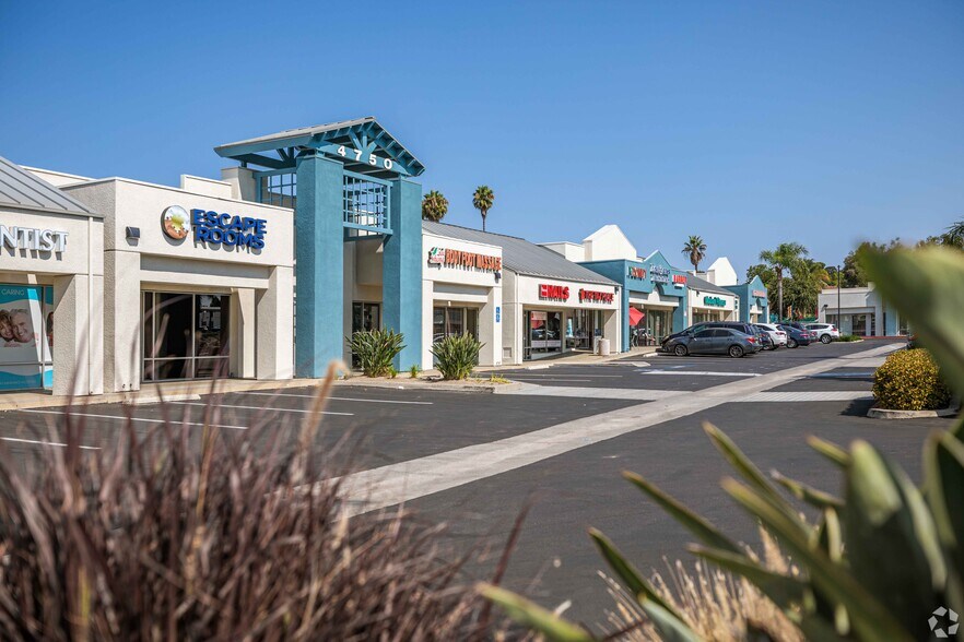 4750-4770 Oceanside Blvd, Oceanside, CA à louer - Photo du bâtiment - Image 2 de 6