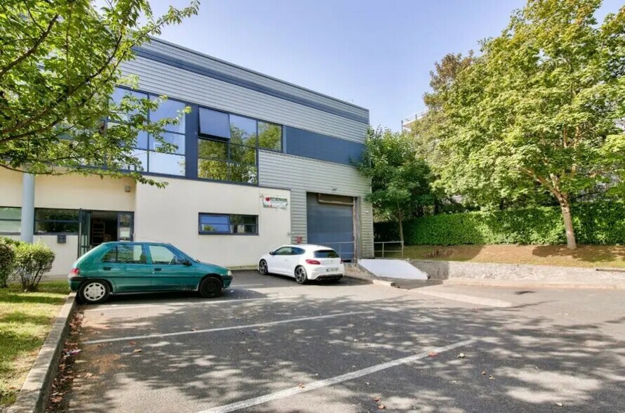 Flex in Le Blanc-Mesnil for lease - Building Photo - Image 2 of 4