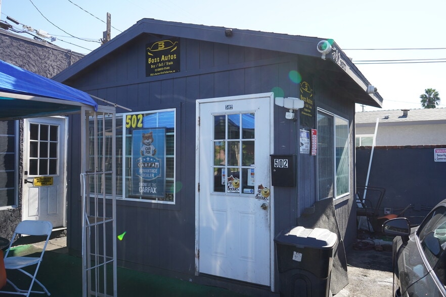 502 S Harbor Blvd, Fullerton, CA à louer - Photo du bâtiment - Image 2 de 12
