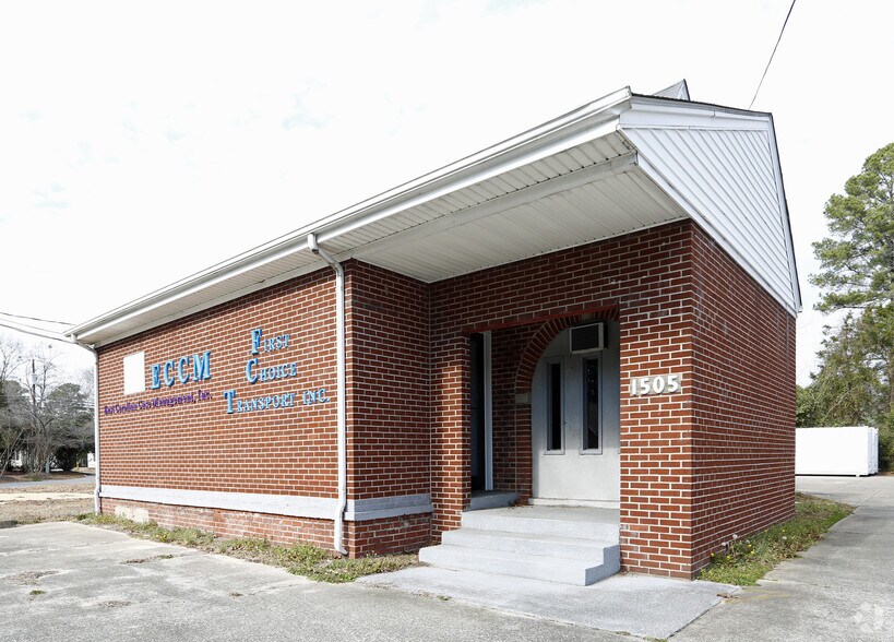 1505 E Ash St, Goldsboro, NC à vendre - Photo du bâtiment - Image 2 de 6