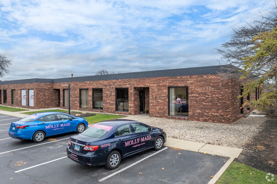 3150-3210 Doolittle Dr, Northbrook, IL for lease - Building Photo - Image 3 of 4