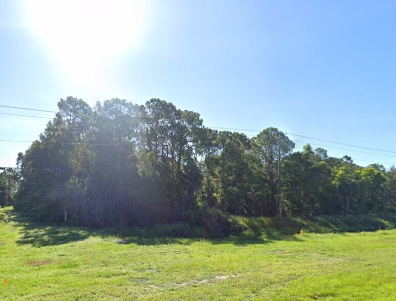 20500 N Tamiami Trl, North Fort Myers, FL à vendre - Photo du bâtiment - Image 2 de 3