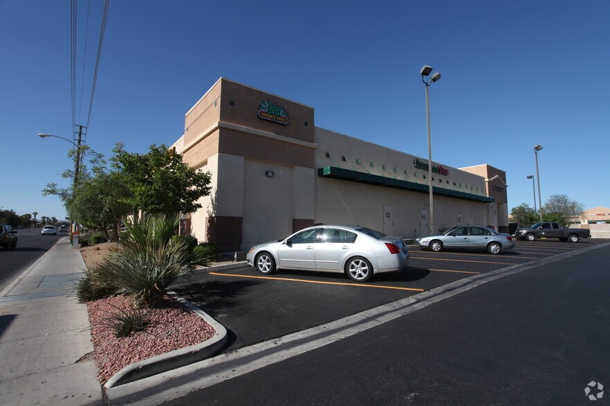 7425 S Eastern Ave, Las Vegas, NV à louer - Photo du bâtiment - Image 3 de 10